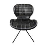 Chaise en cuir noir Zuiver