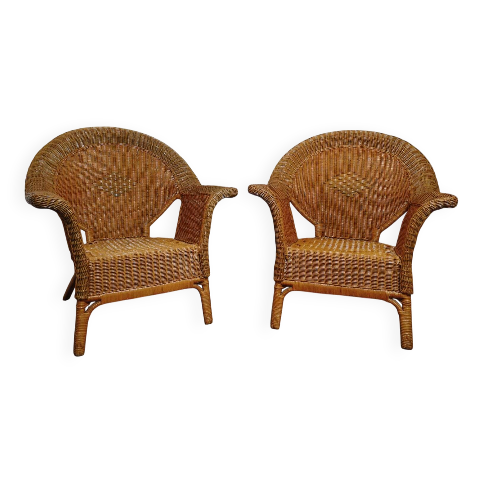 2 rattan armchairs
