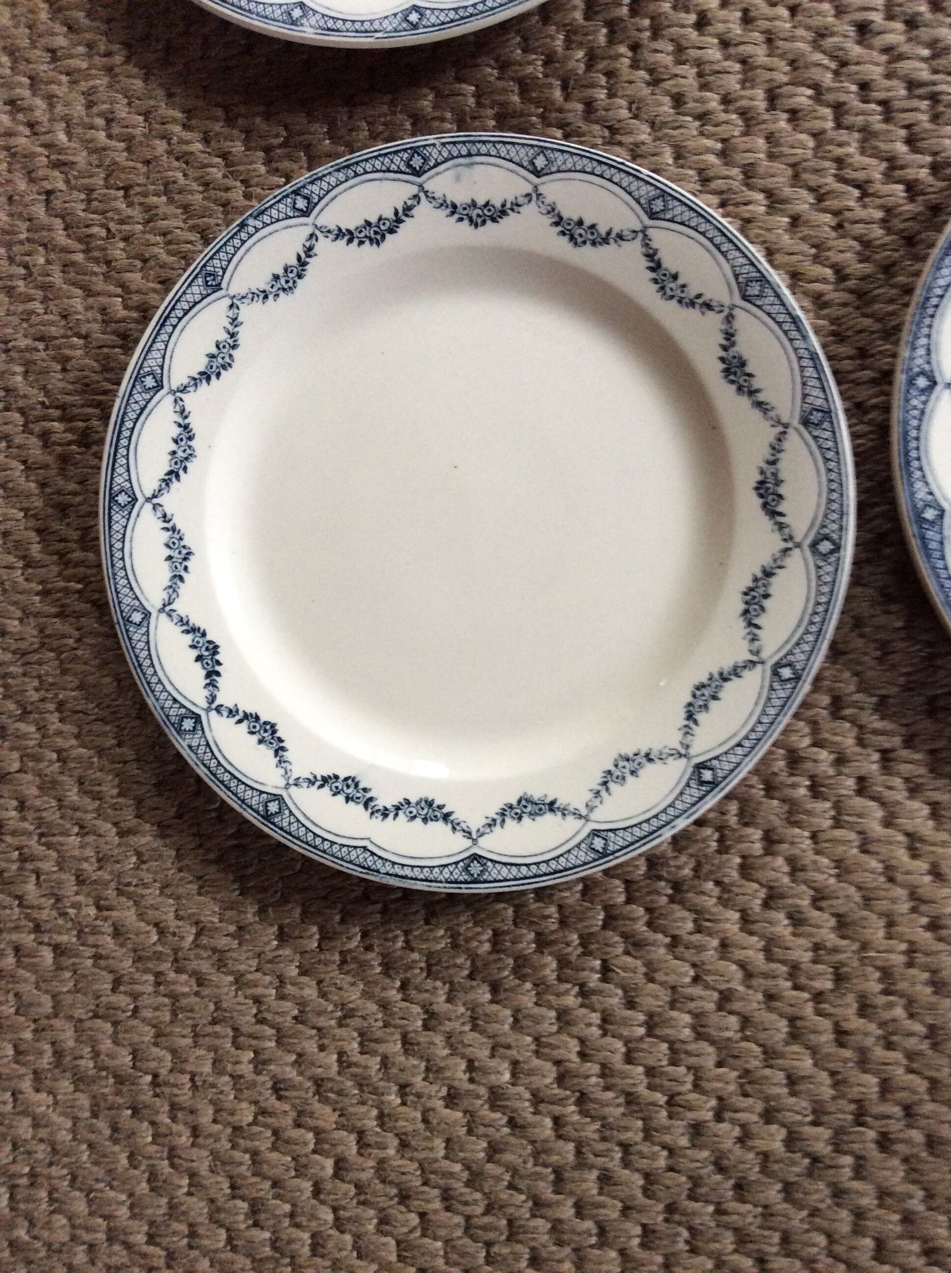 Series of 9 plates Terre de fer