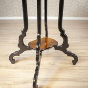 Table de thé ovale en noyer et placage, 1870
