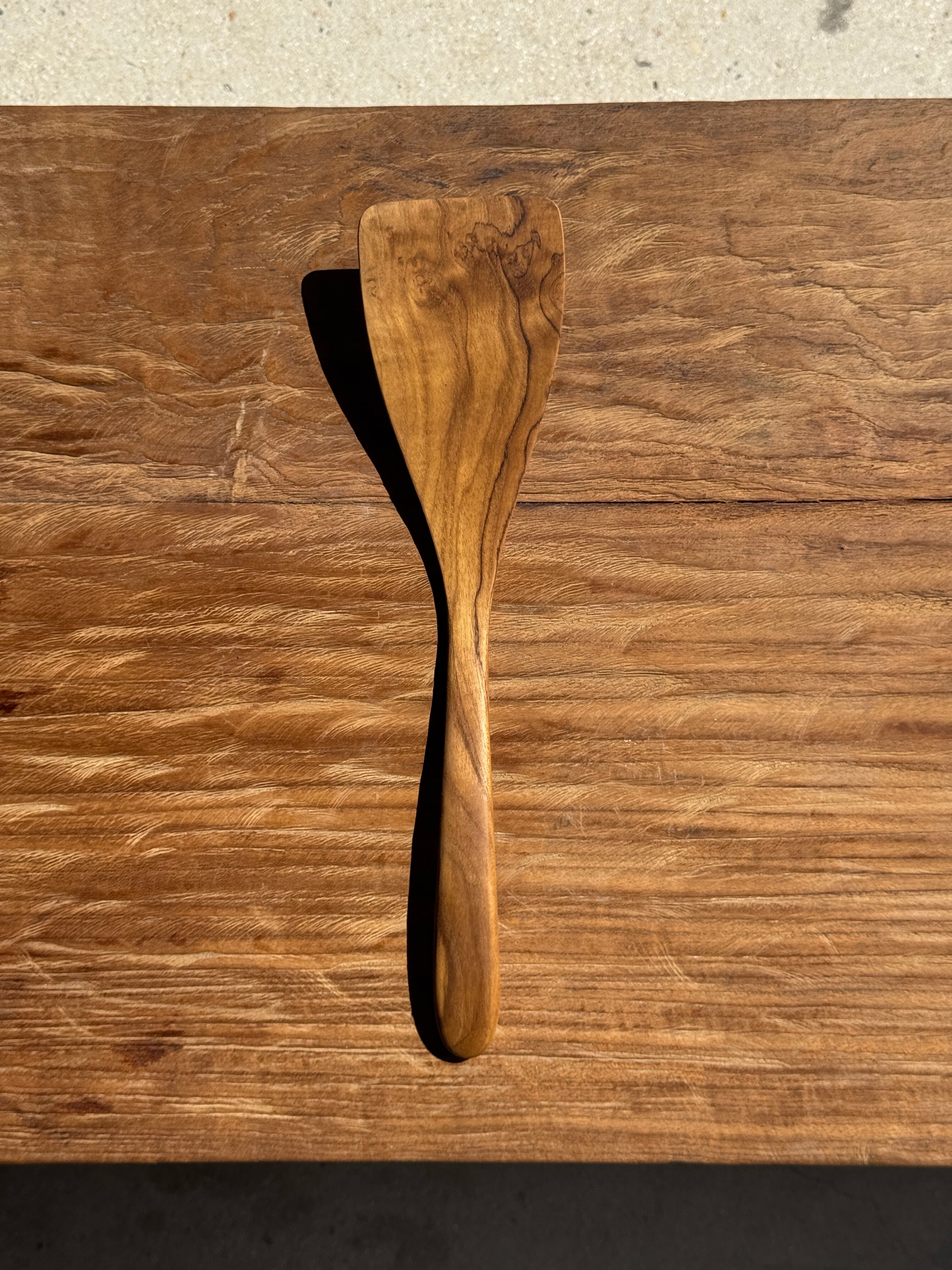 Spatula, teak kitchen utensil L32 W8