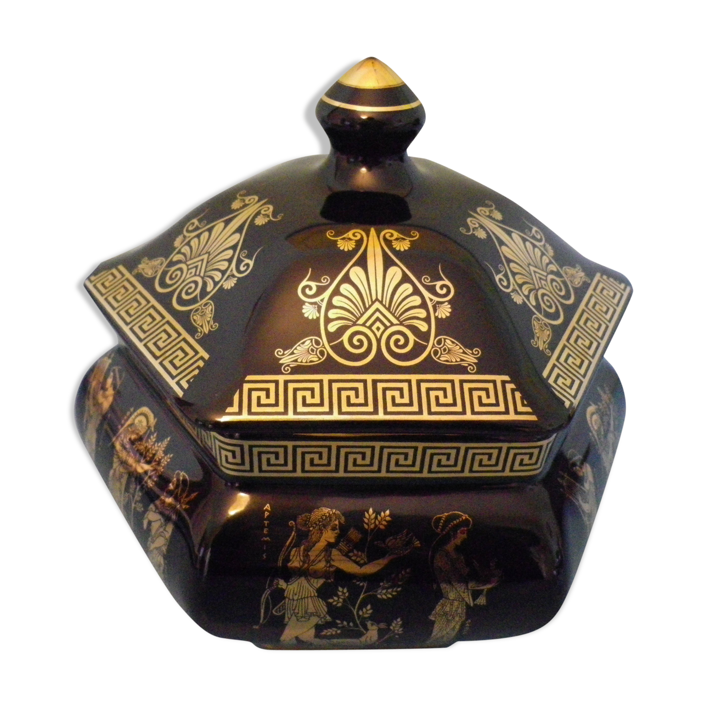 Porcelain candy maker hand-decorated with 24 carat gold Greece 70