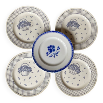 5 assiettes dessert en bleu.