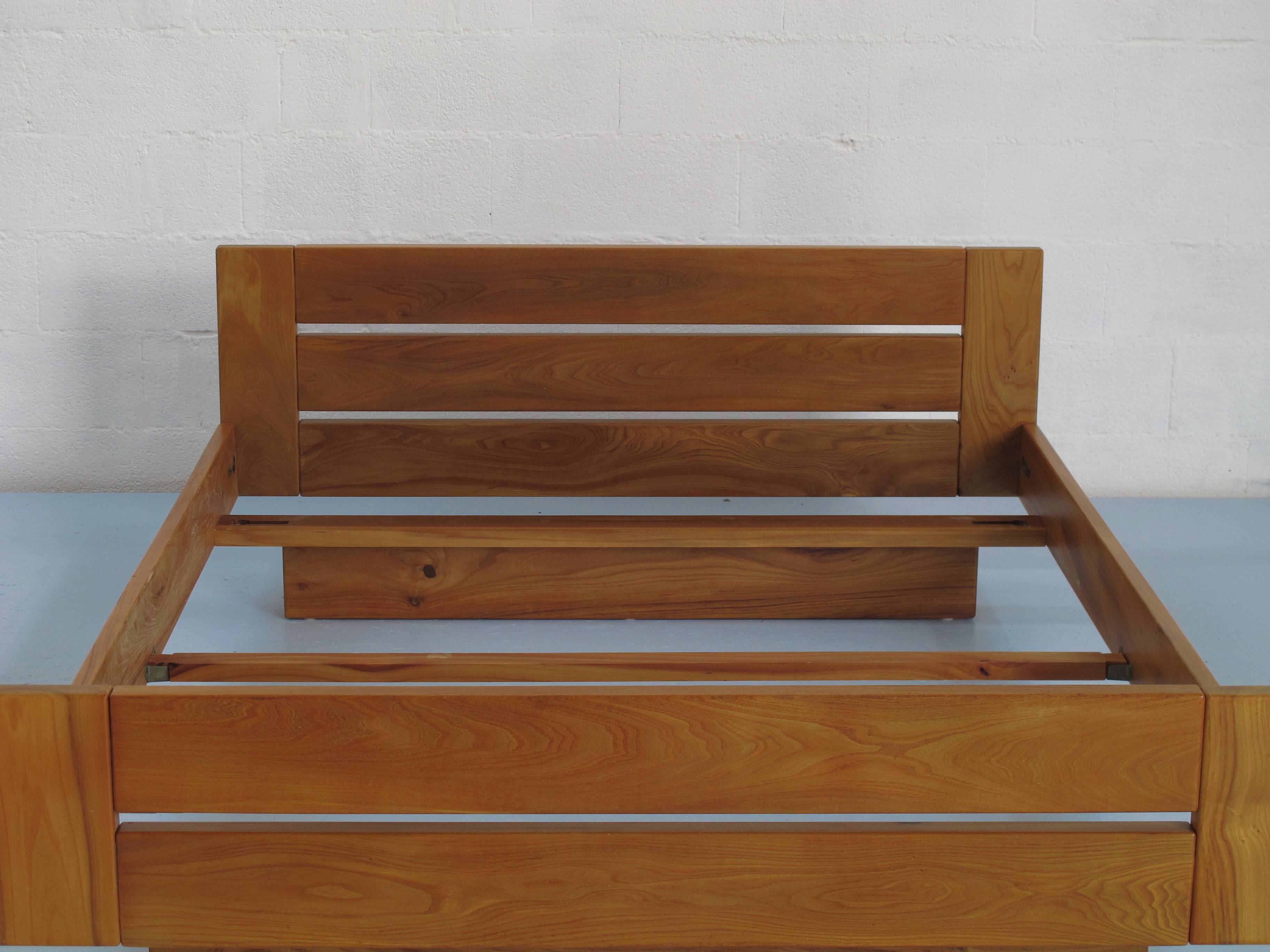 Regain solid elm bed