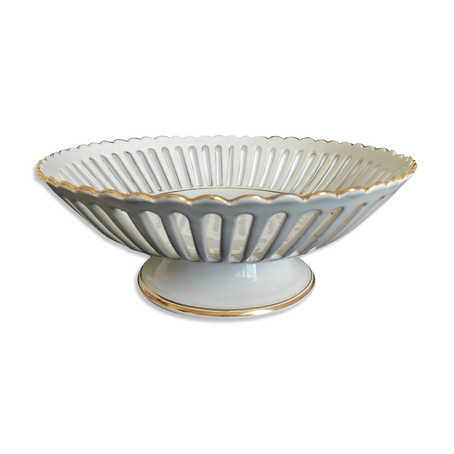 Openwork cut white porcelain and gilding