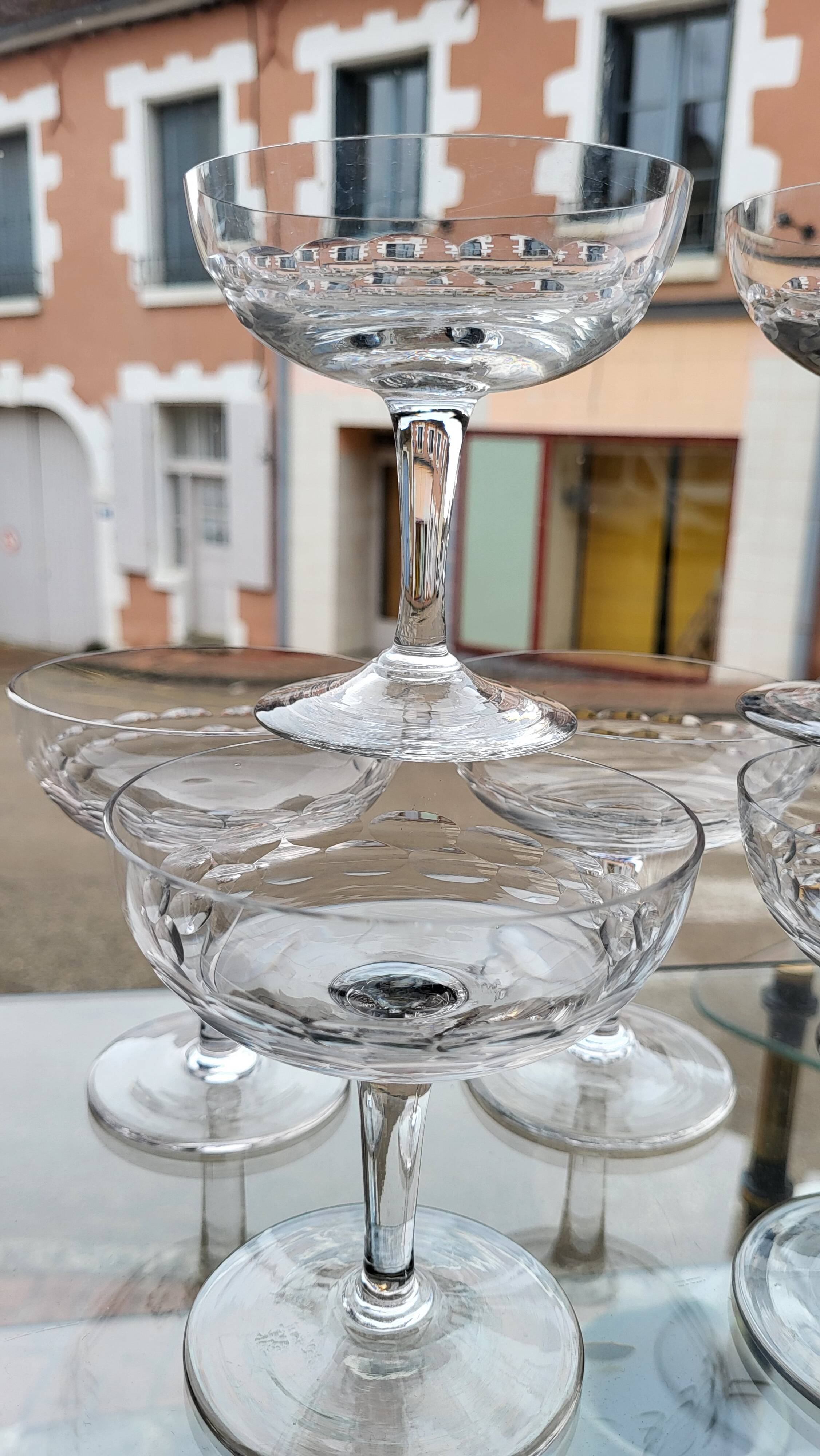 Set de 7 coupes à champagne en verre soufflé