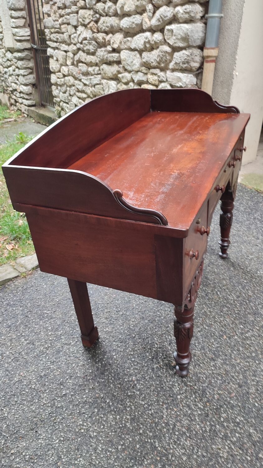 Bureau a caissons style colonial anglais