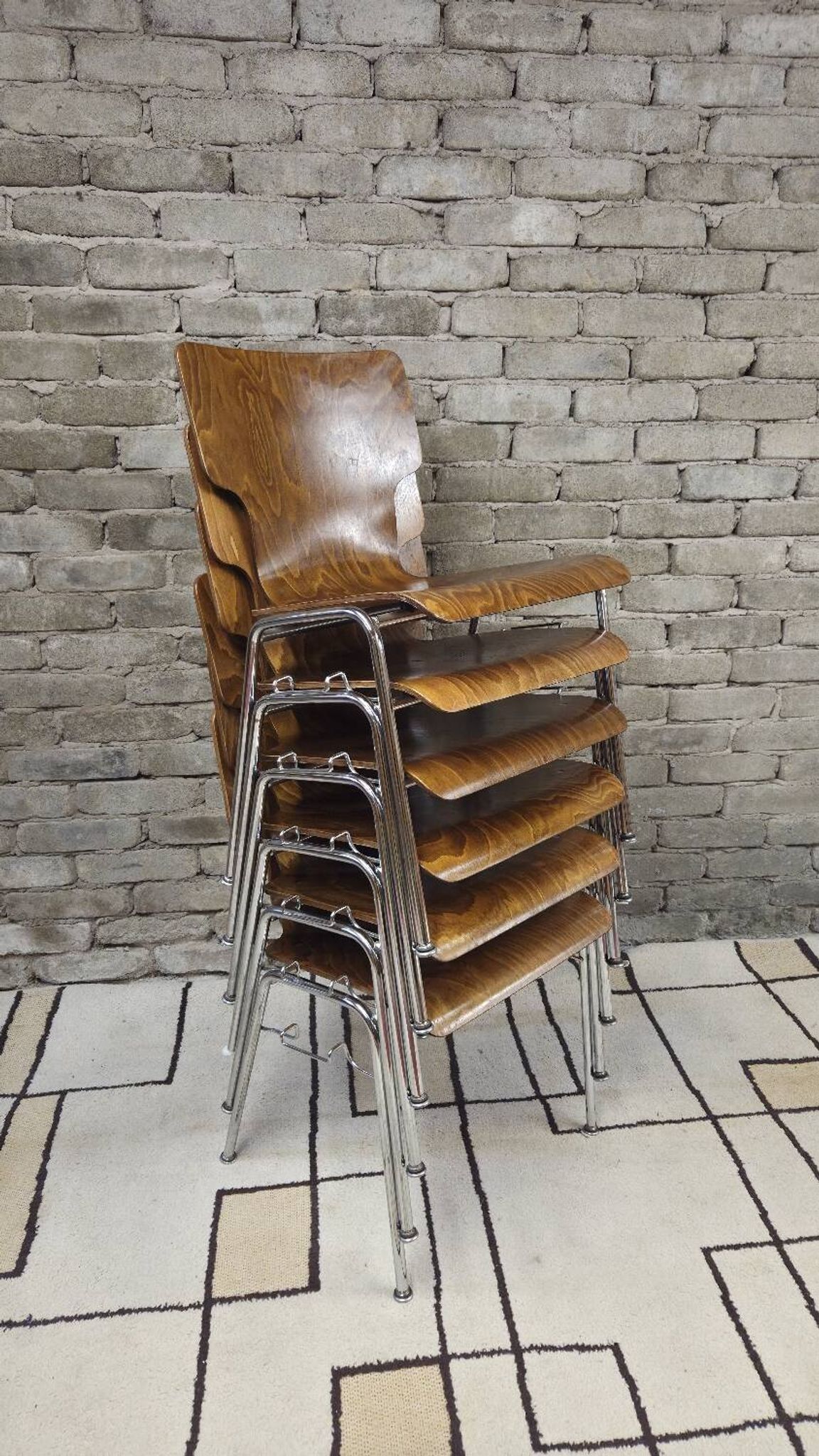 6 vintage Scandinavian chairs from the 1970s.