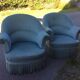 Paire de fauteuils crapaud en velours bleue