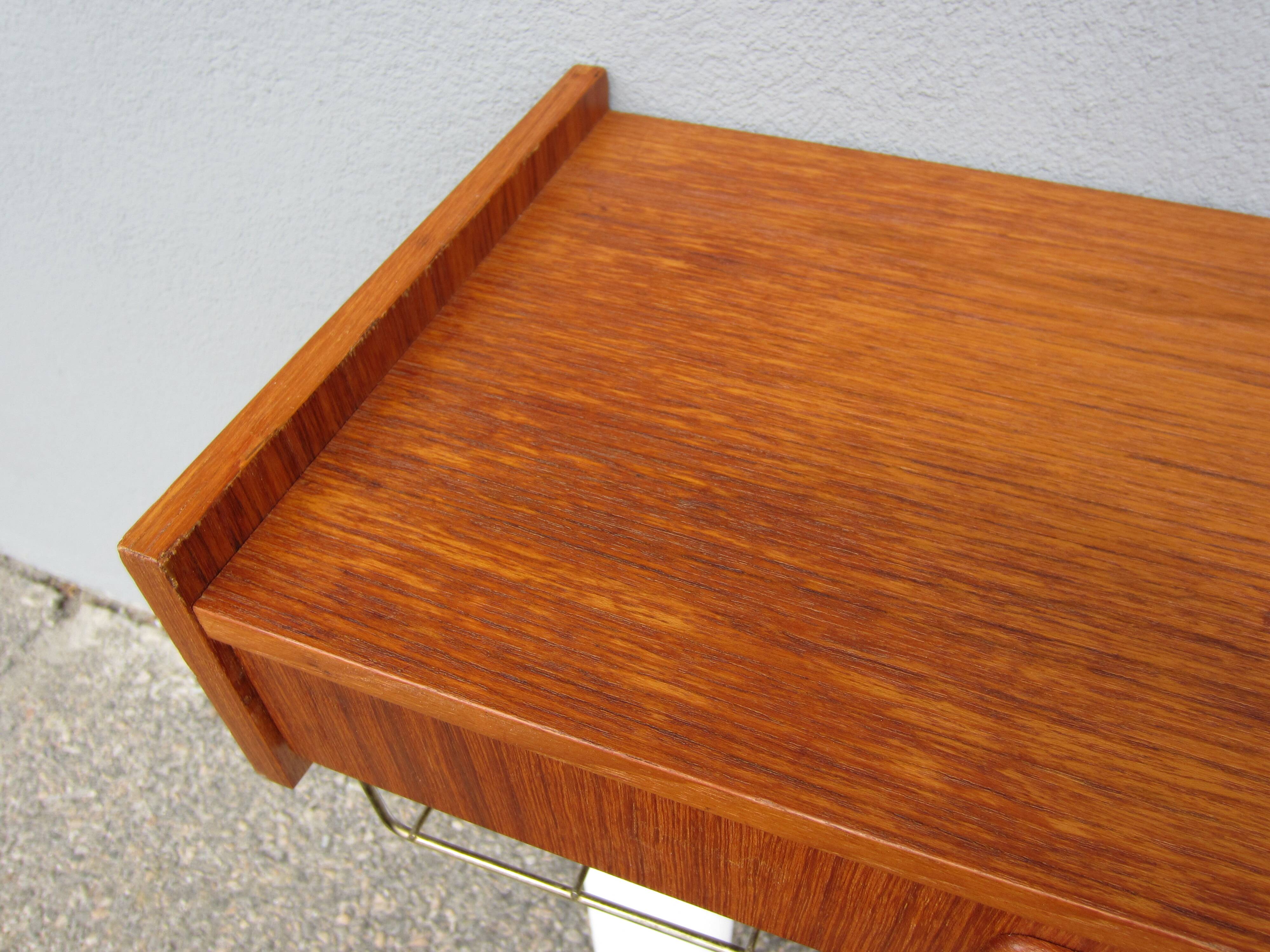 Scandinavian wall shelf with drawer