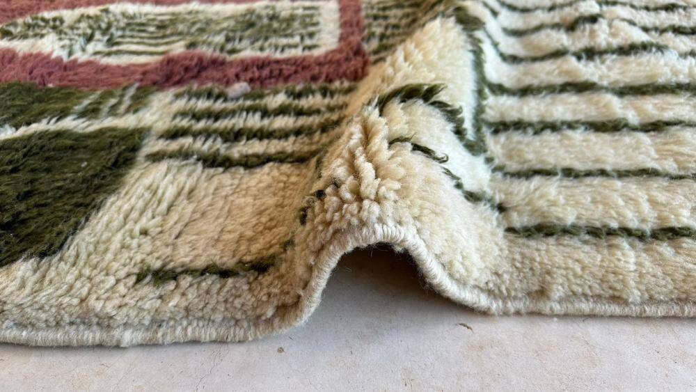 Contemporary Beni M'Rirt Rug - 292 x 216 cm