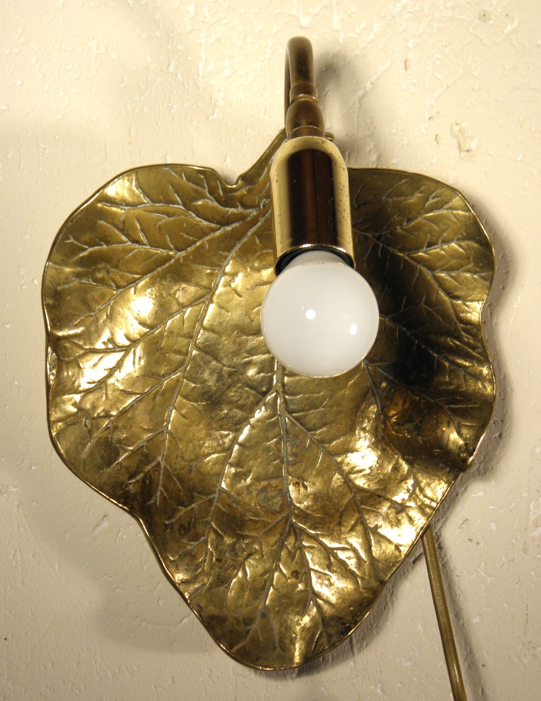 Brass "sheet" wall lamp