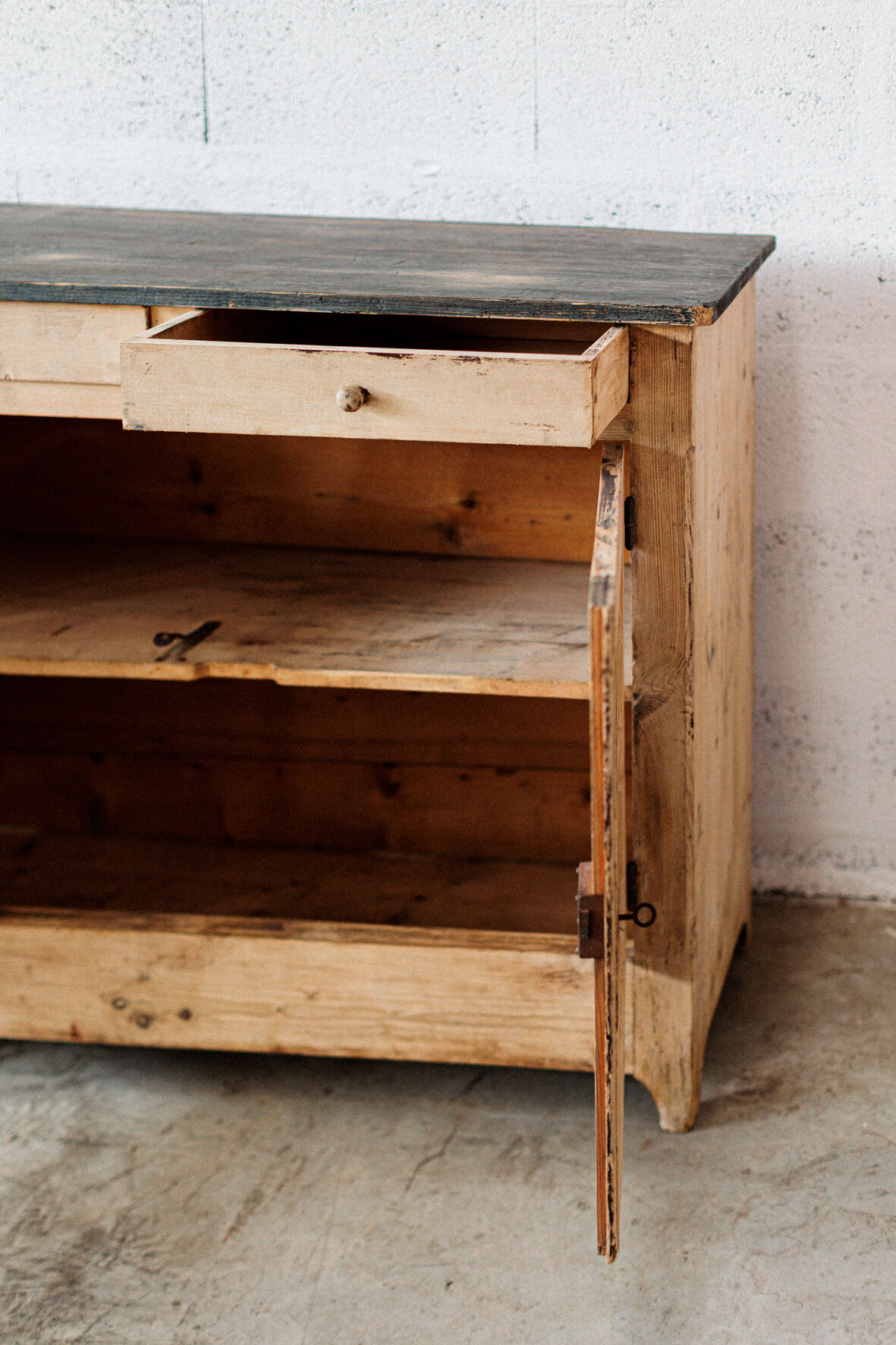 Parisian buffet in raw wood "peach"
