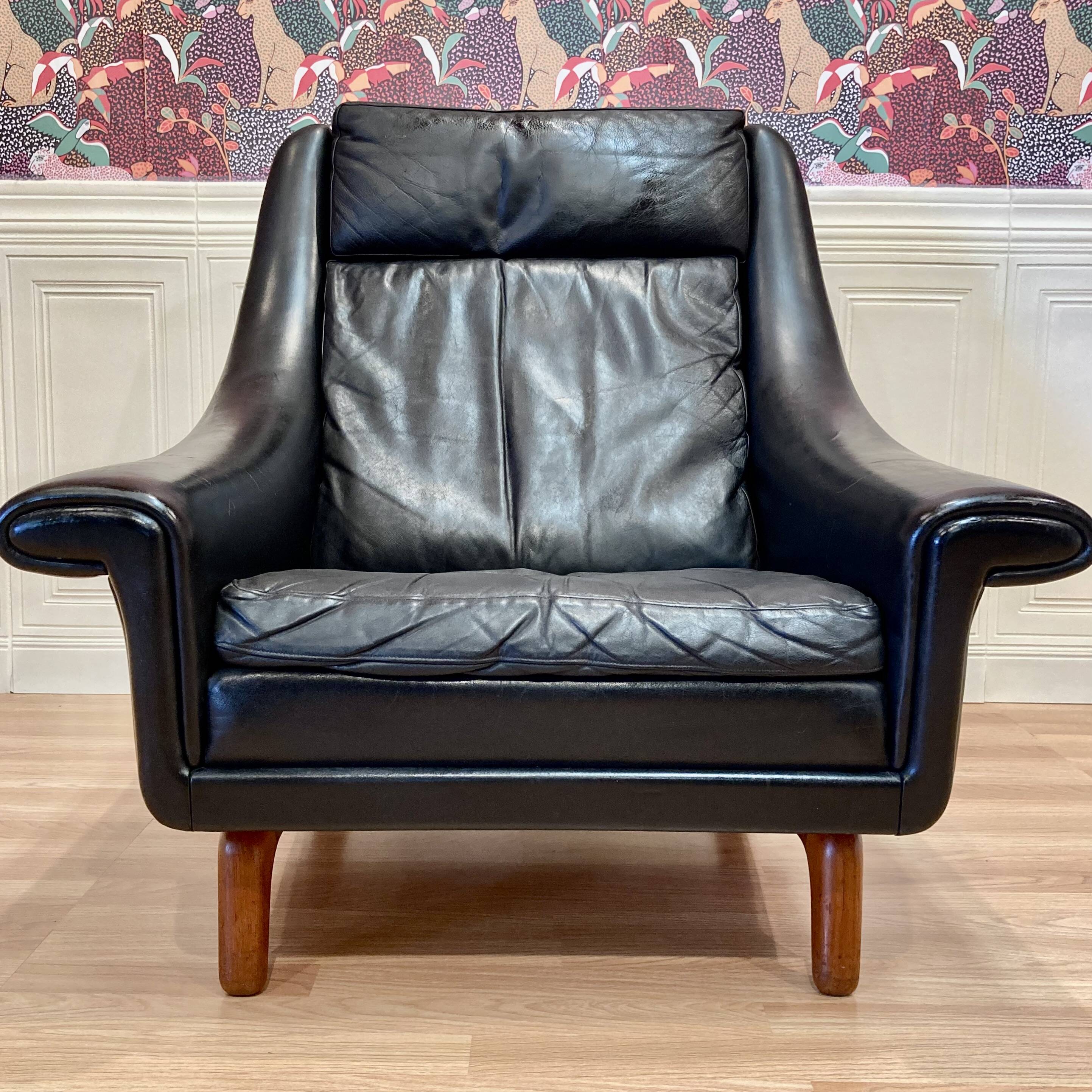 Fauteuil design scandinave Aage Christiansen cuir noir 1950.