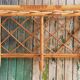 Porte-manteau mural vintage en rotin