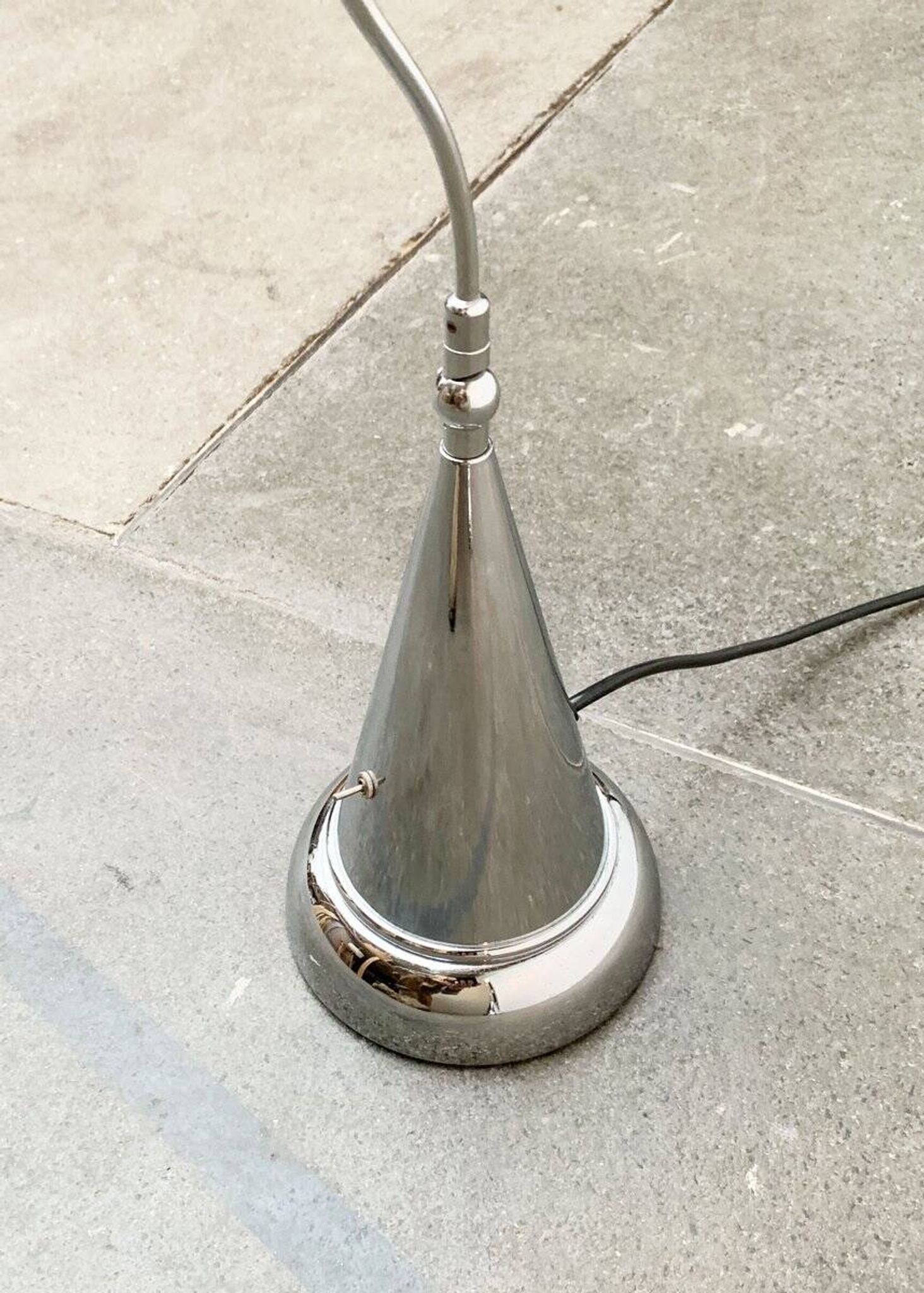 Postmodern Italian floor lamp by Andrea Bastianello for Disegnoluce, 1980s.