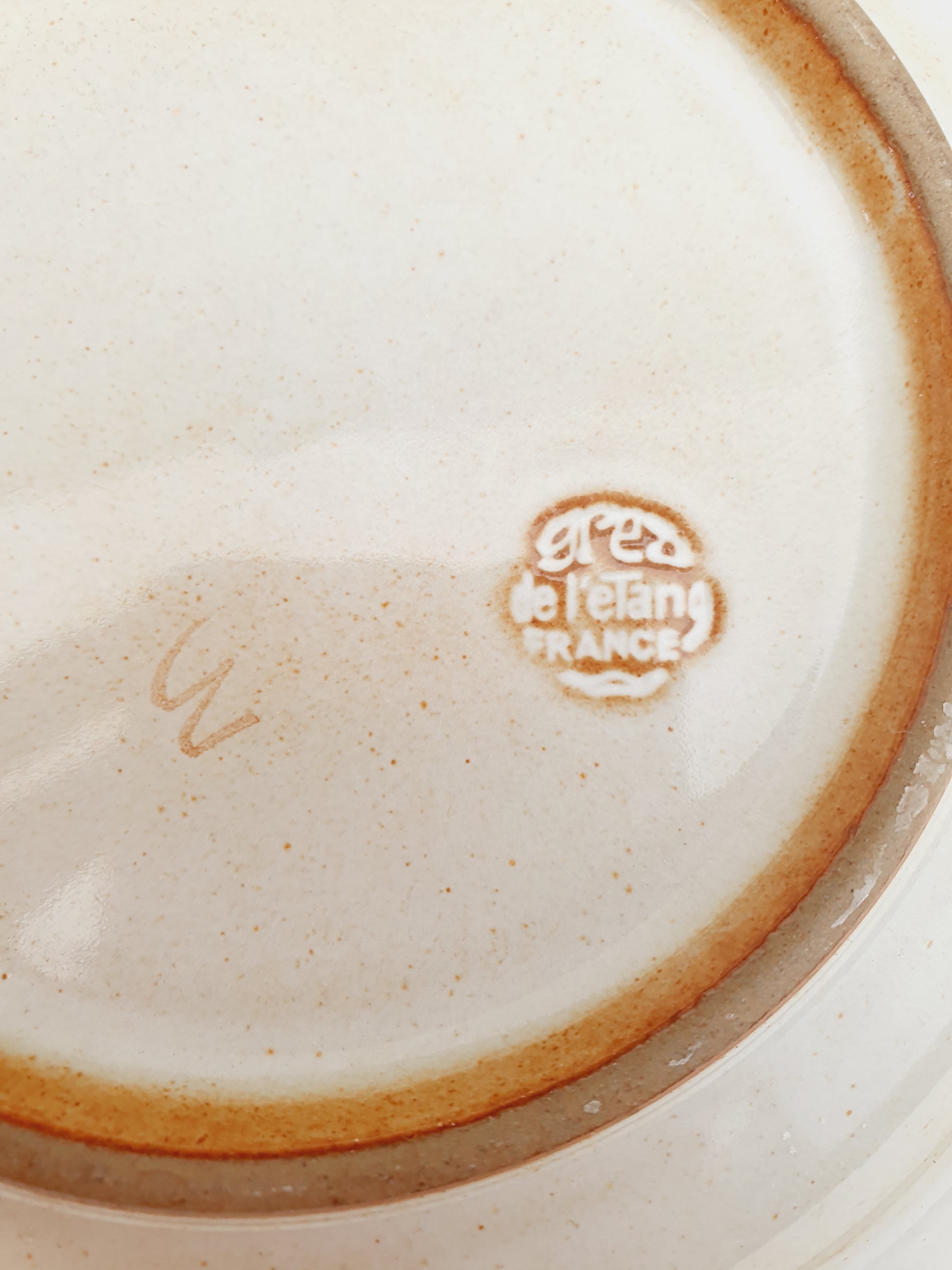 Series of 9 hollow plates pond sandstone