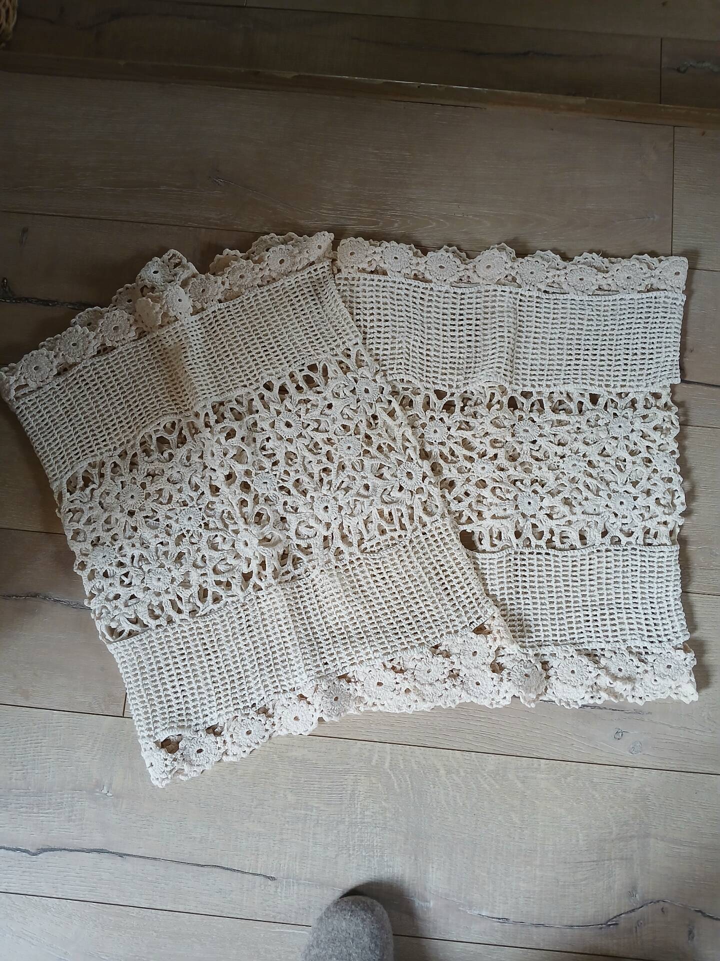 2 chemins de table vintage en crochet fait main