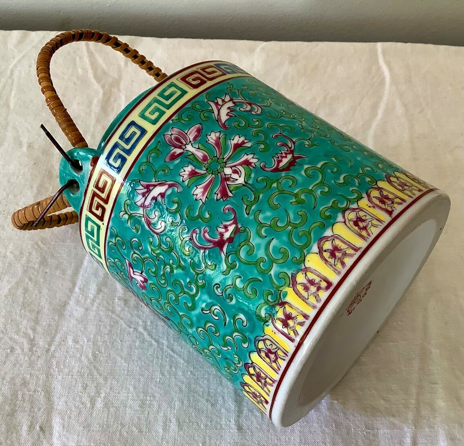 Porcelain teapot enamelled decorations made in Japan