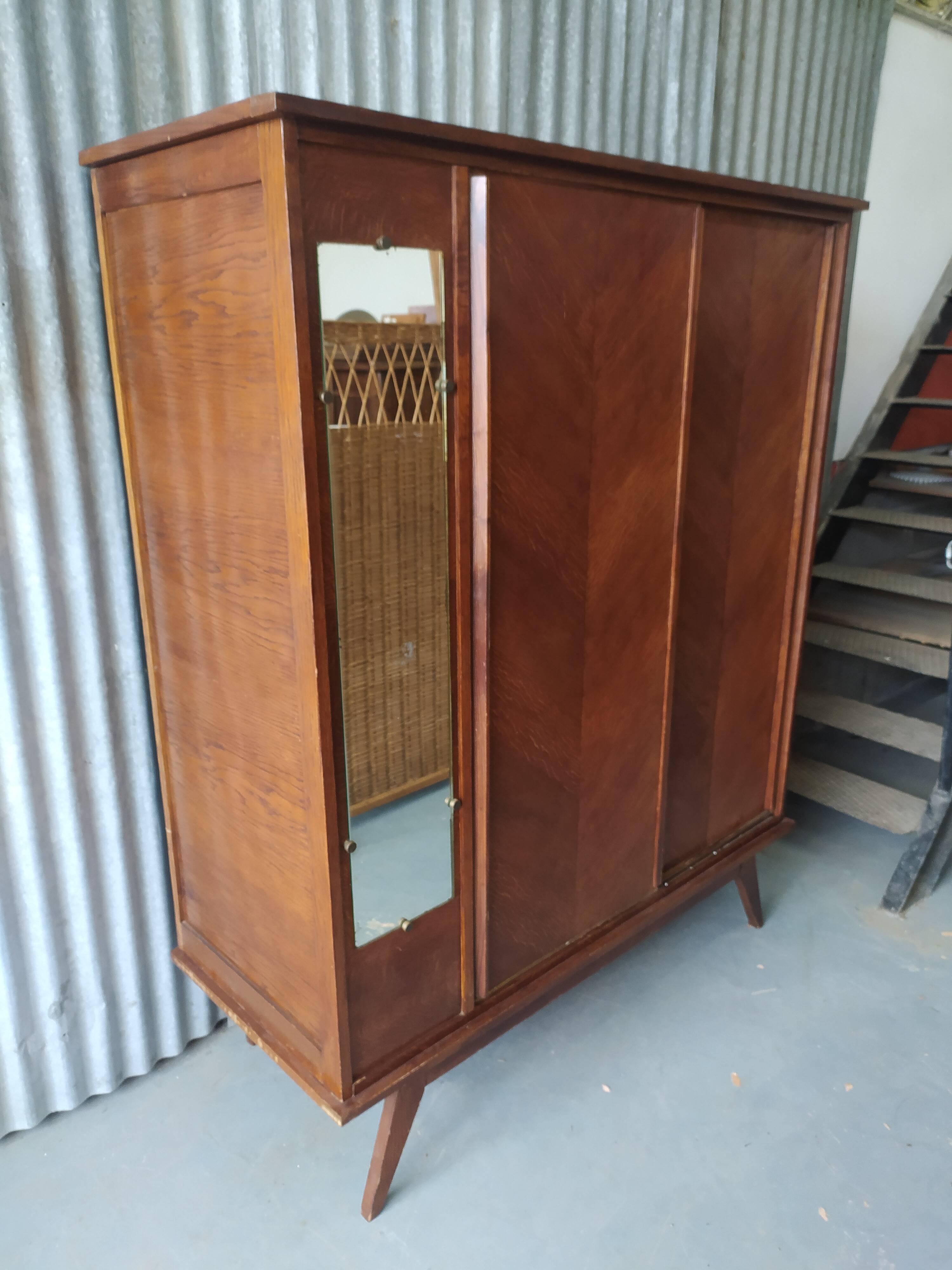 Wardrobe feet compass sliding doors