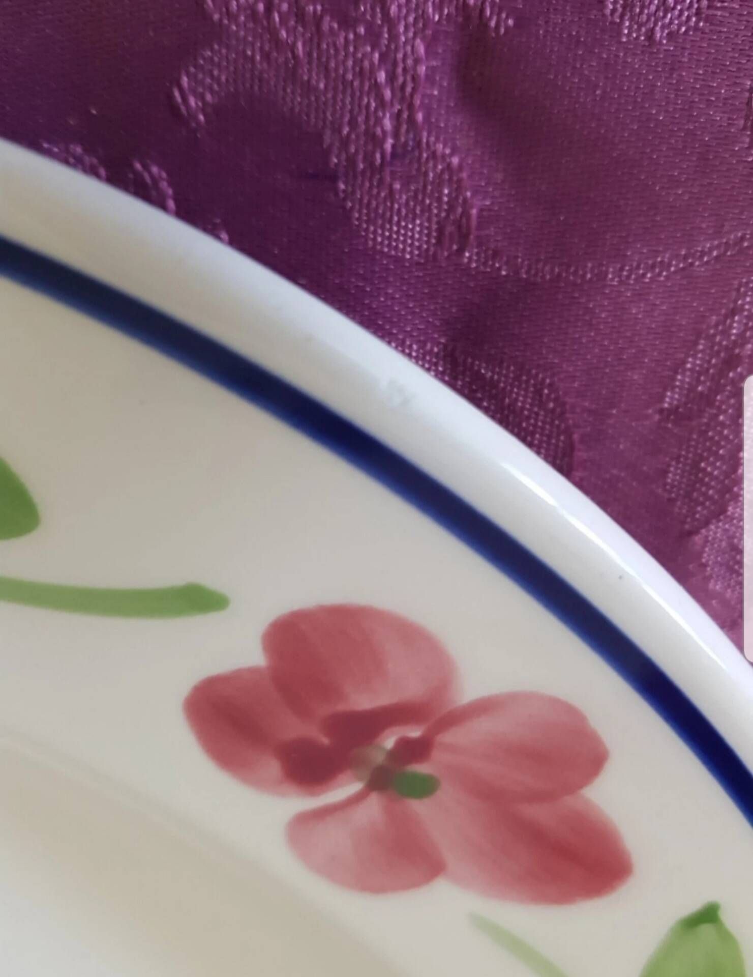 Large vintage flat plate, hand-painted, Italy.