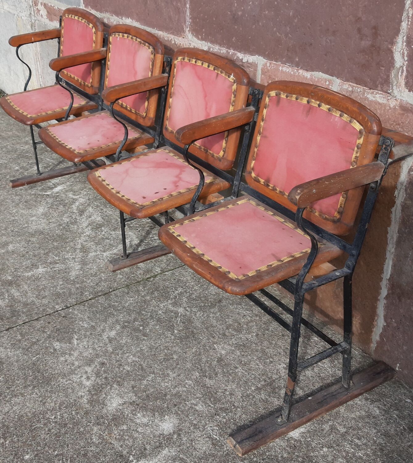 4 seater cinema bench