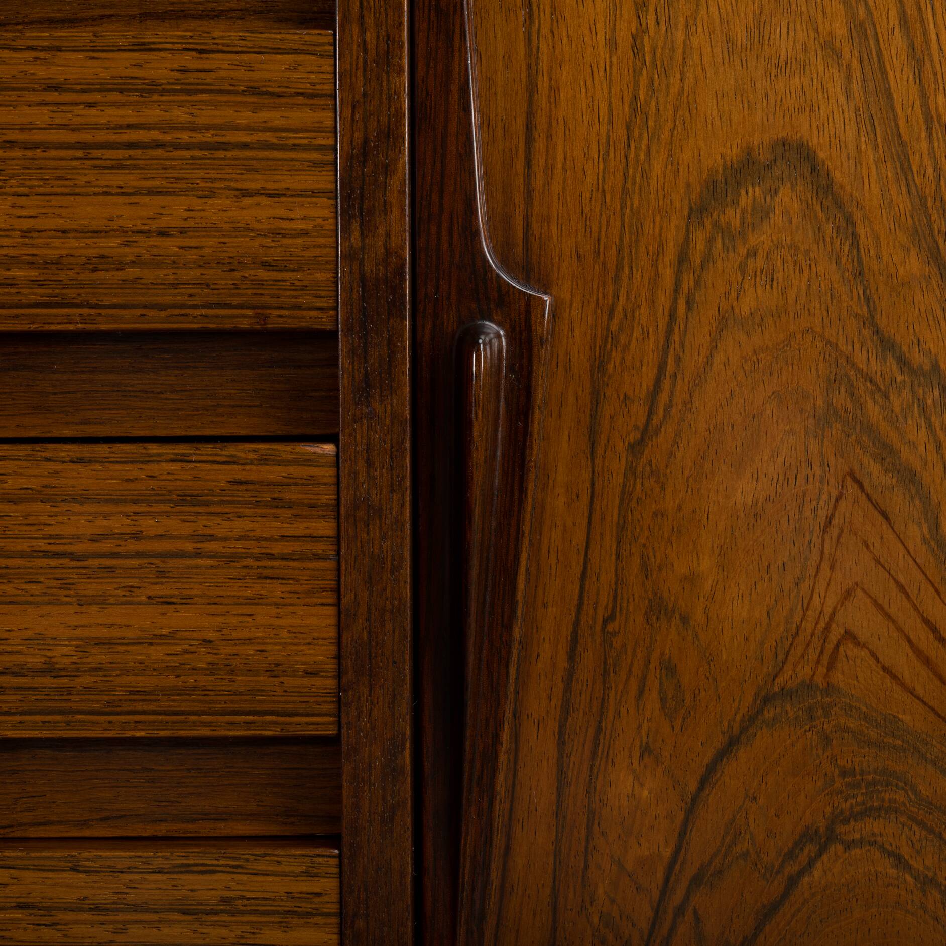 Danish buffet in rosewood, model no. 18, made in Oman by Jun Mobelfabrik, 1960s.