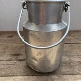 Pot à lait ancien en aluminium