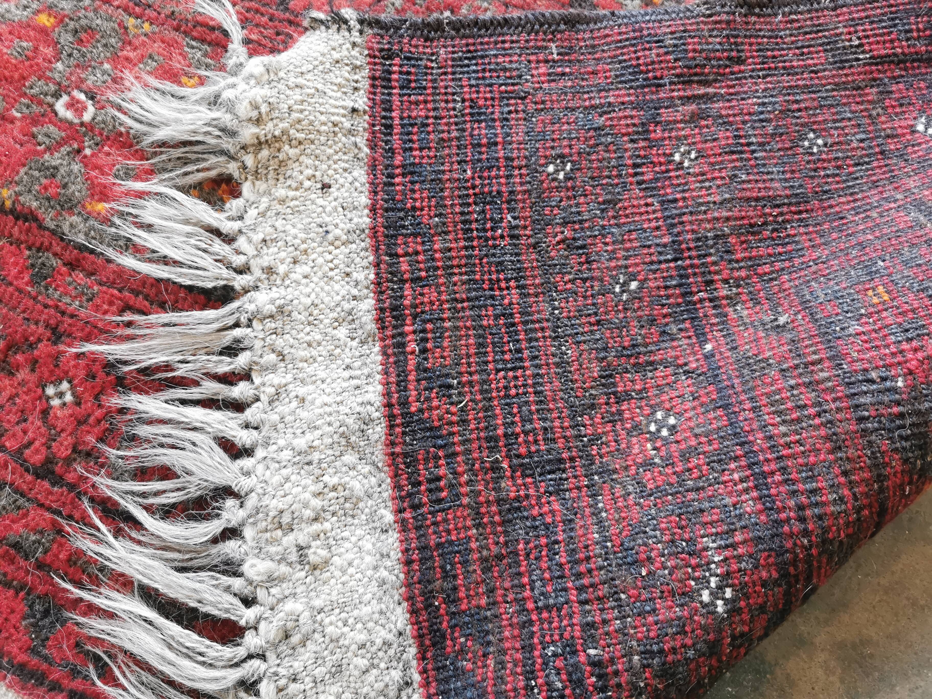 Large handmade Persian rug 310/230 cm