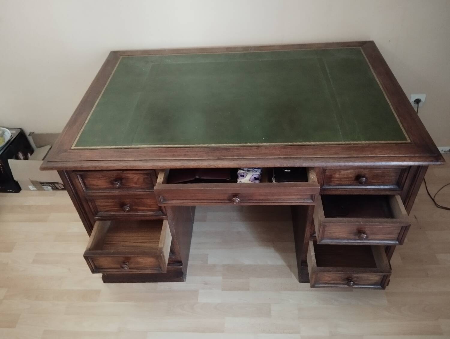 Notary pedestal desk, American desk