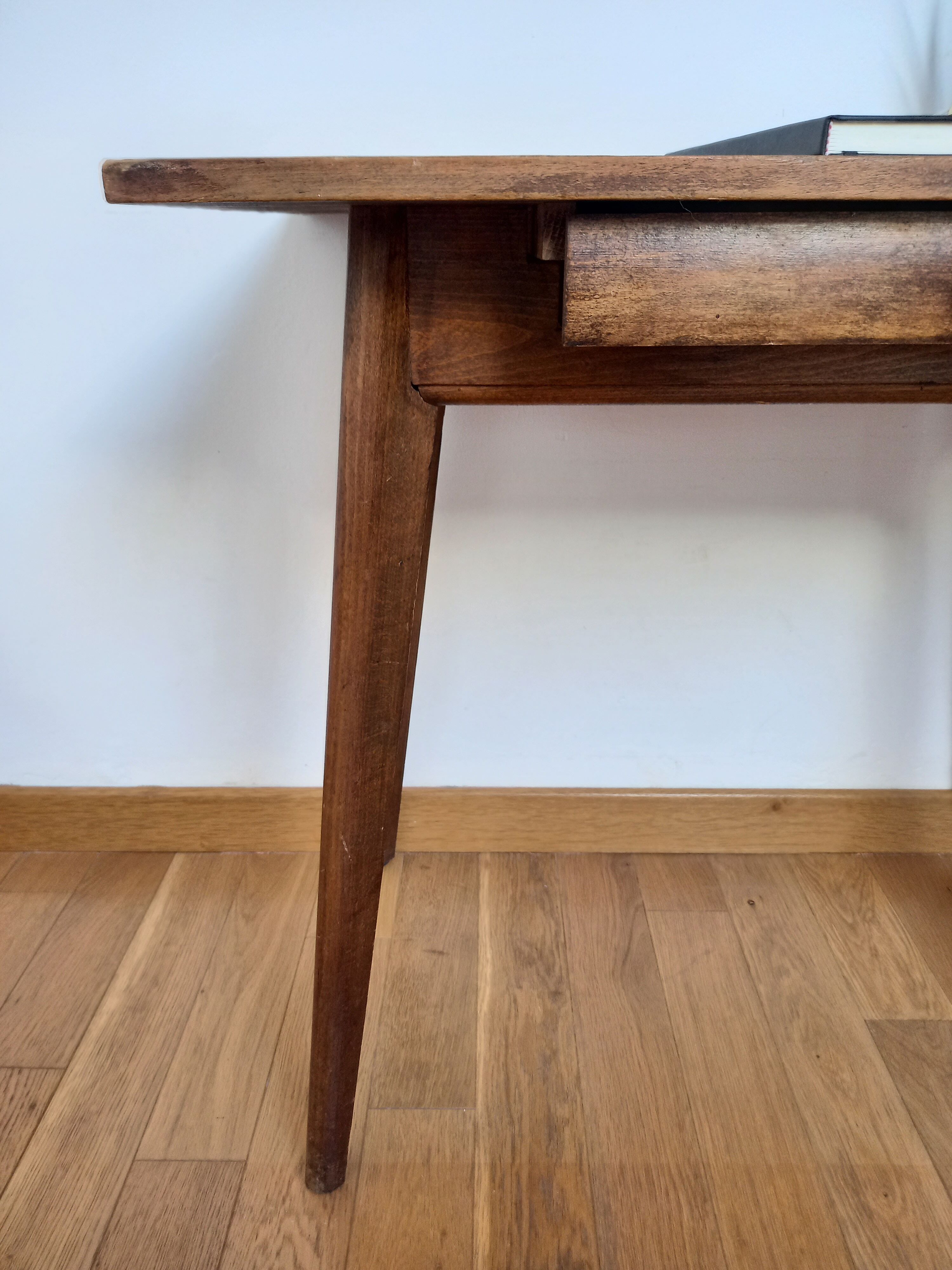 Bureau pieds compas