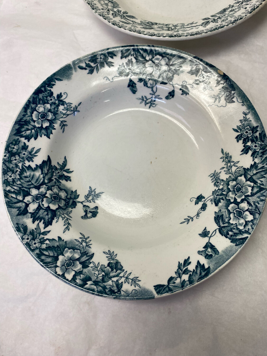 Set of 4 old hollow plates