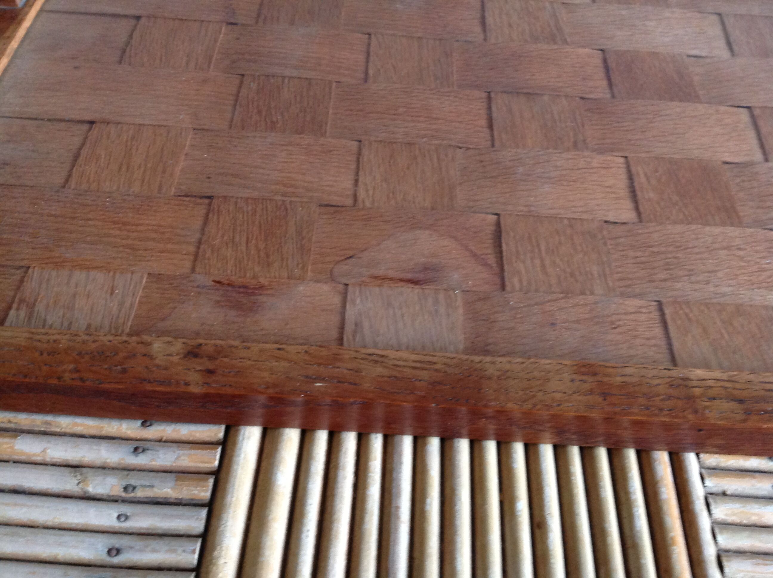 Plateau en bois tressé