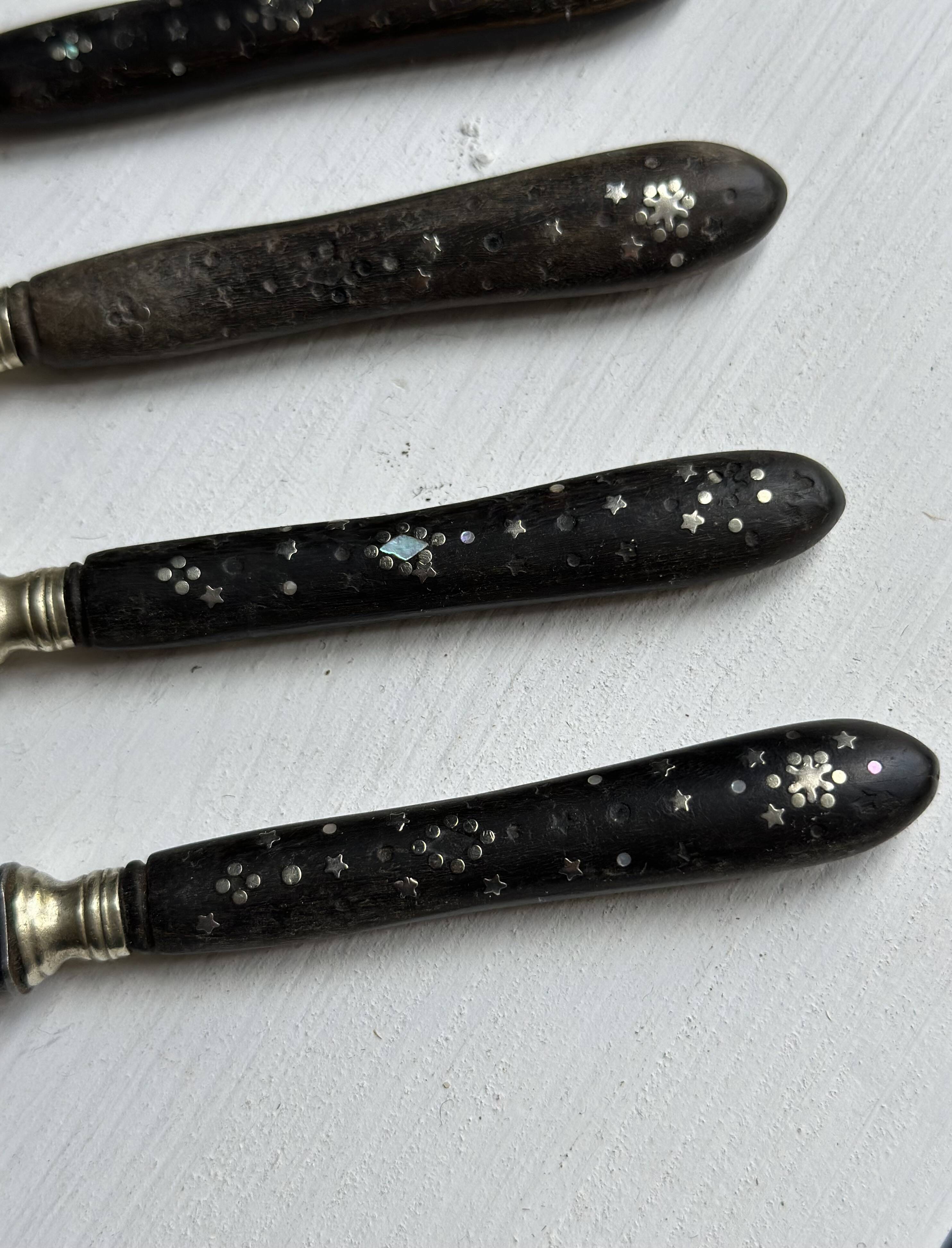 Set of 5 antique table knives in inlaid ebony, circa 1900.