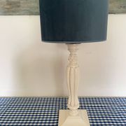 Lampe en bois sculpté Blanc d’Ivoire