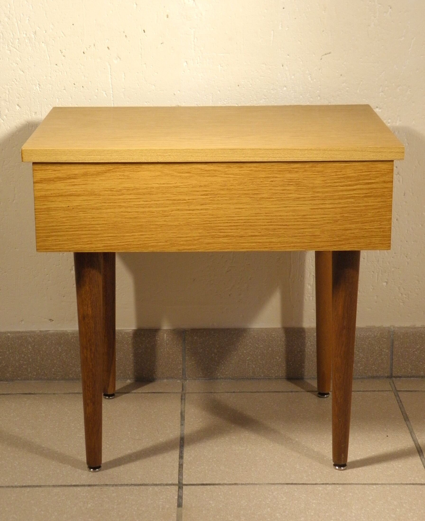 Bedside feet spindles 70s