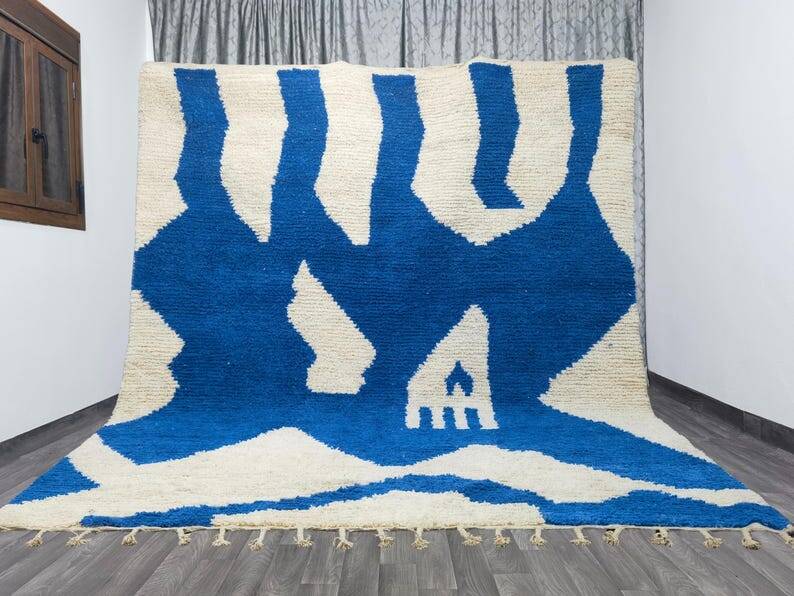Large wool Berber rug decorated 250/300