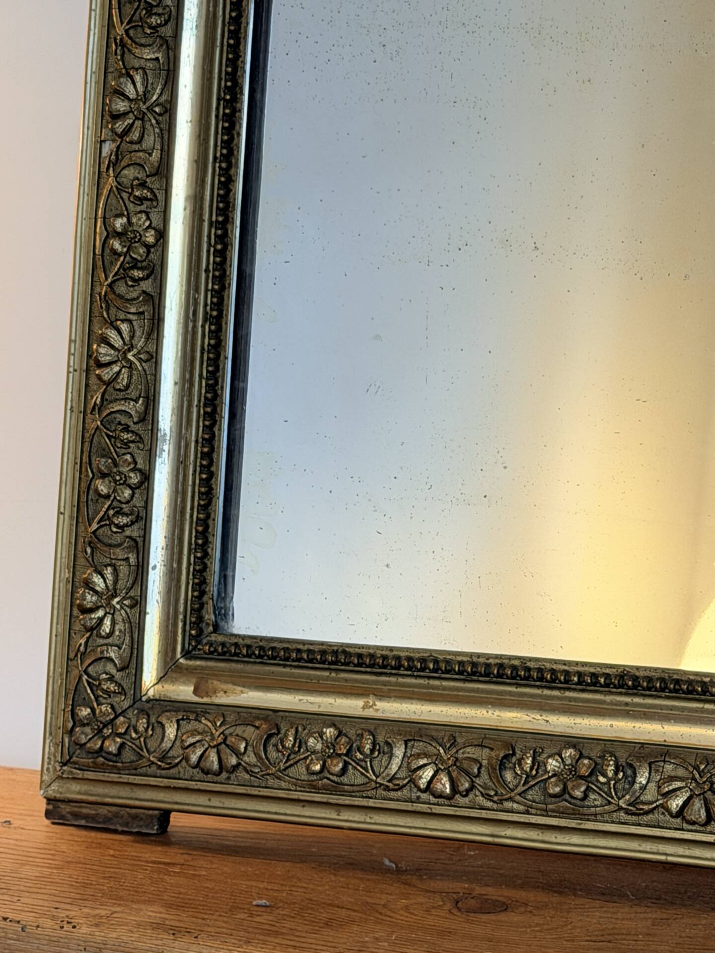 Miroir doré - Louis Philippe feuille d’or 51x65cm