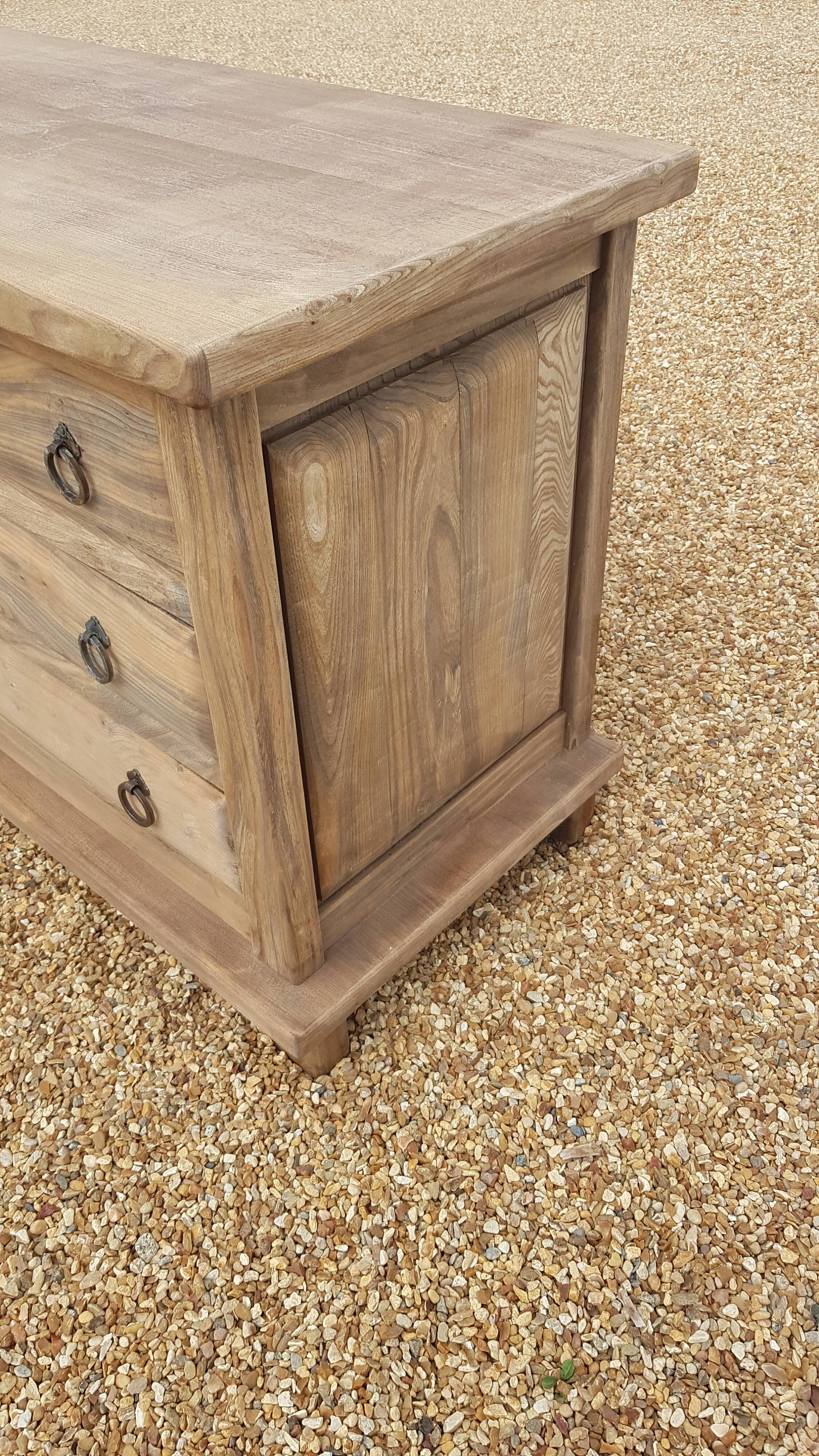 Elm chest of drawers