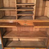 Curtain cabinet