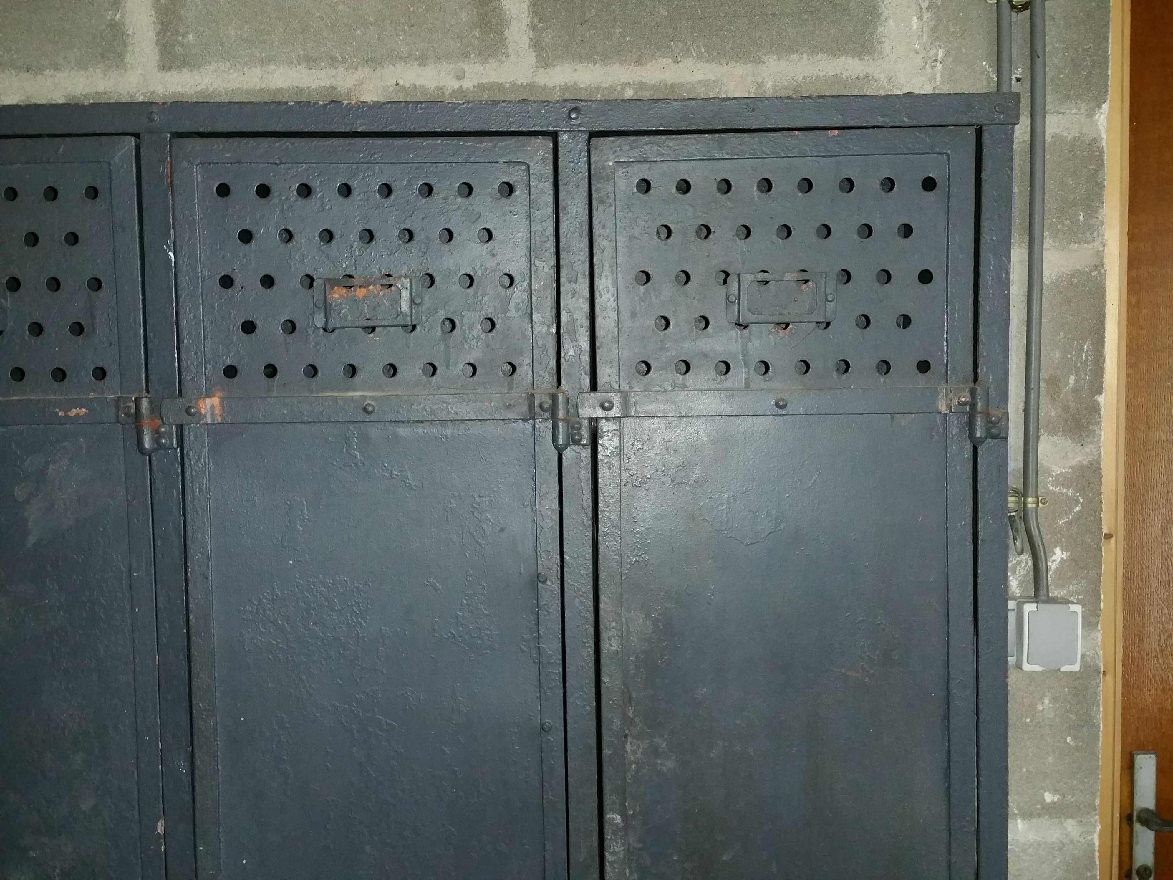Industrial wardrobe 5-door of the 1930s