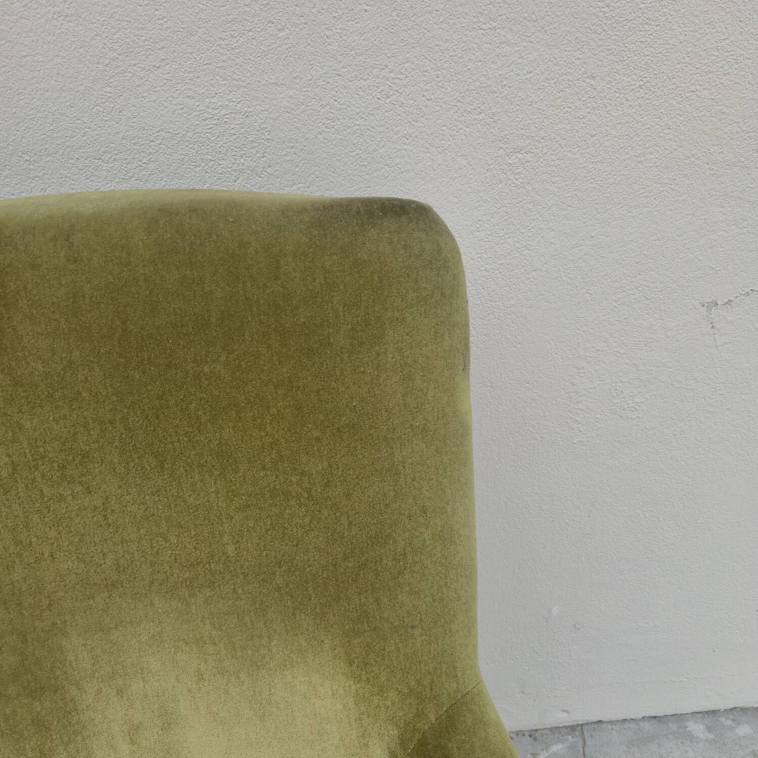 Napoleon III period velvet toad armchair, 19th century