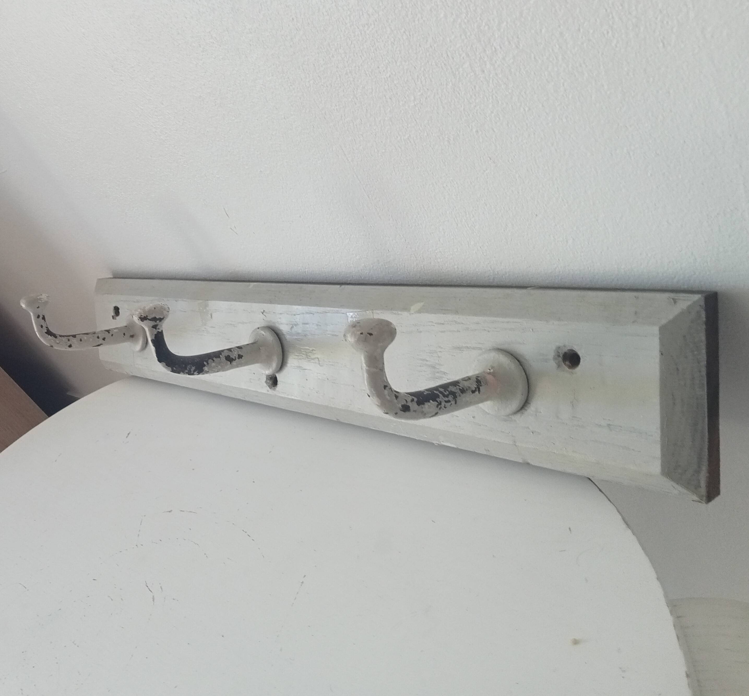 Vintage wall coat rack from the 1930s/1940s.
