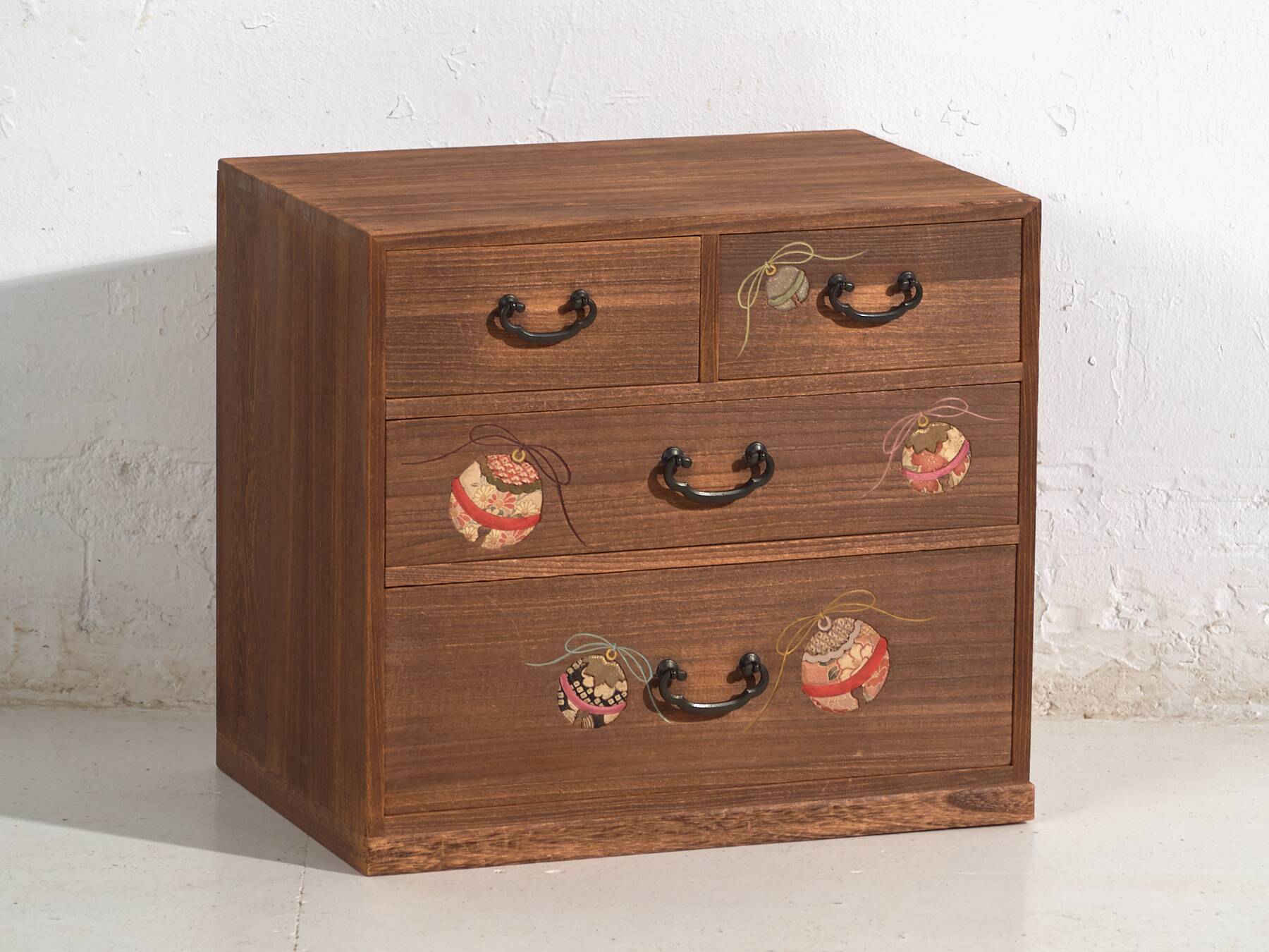 Small Japanese chest of drawers in paulownia – Showa period (c. 1950–1979)