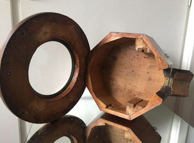 Antique mahogany wall bracket with glass lid