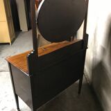 Dresser English hairdresser