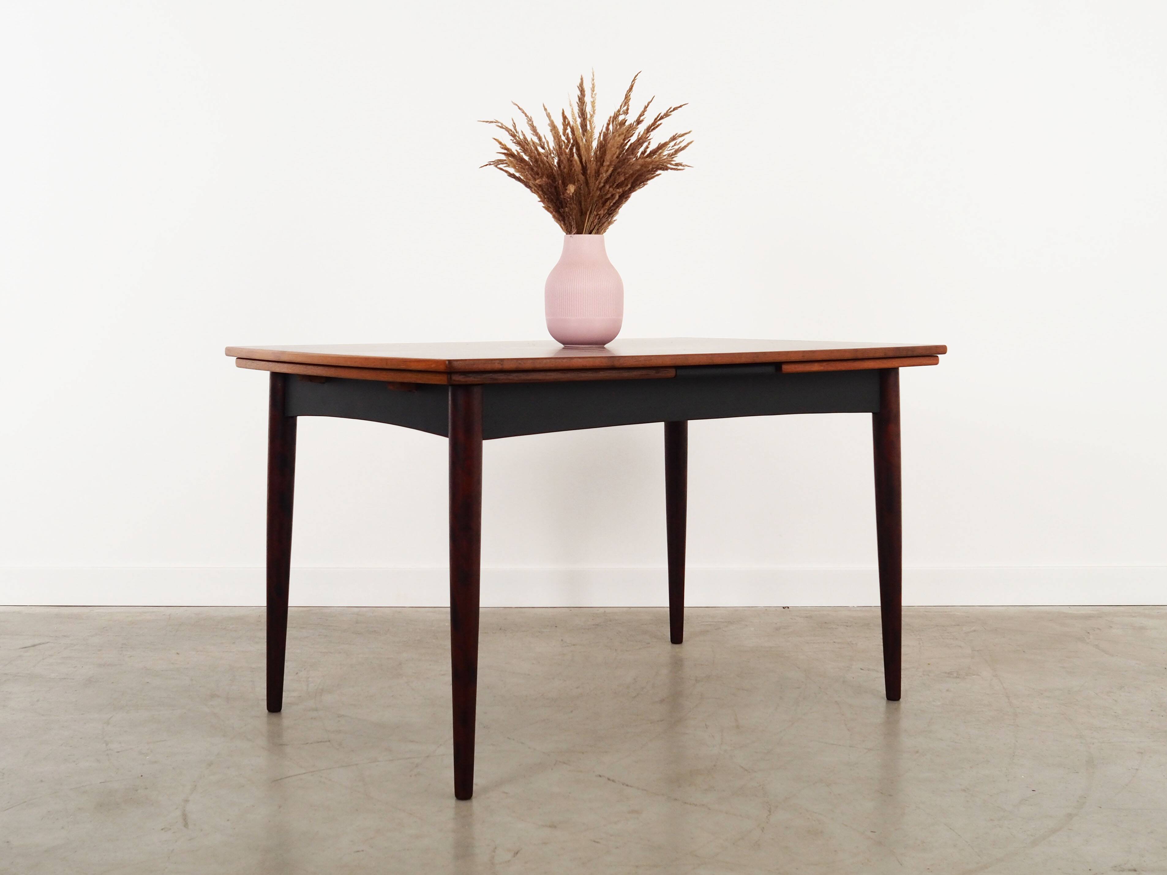 Table en palissandre, design danois, années 1970, production : Danemark