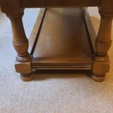 Table basse en bois massif avec plateau ardoise, style classique