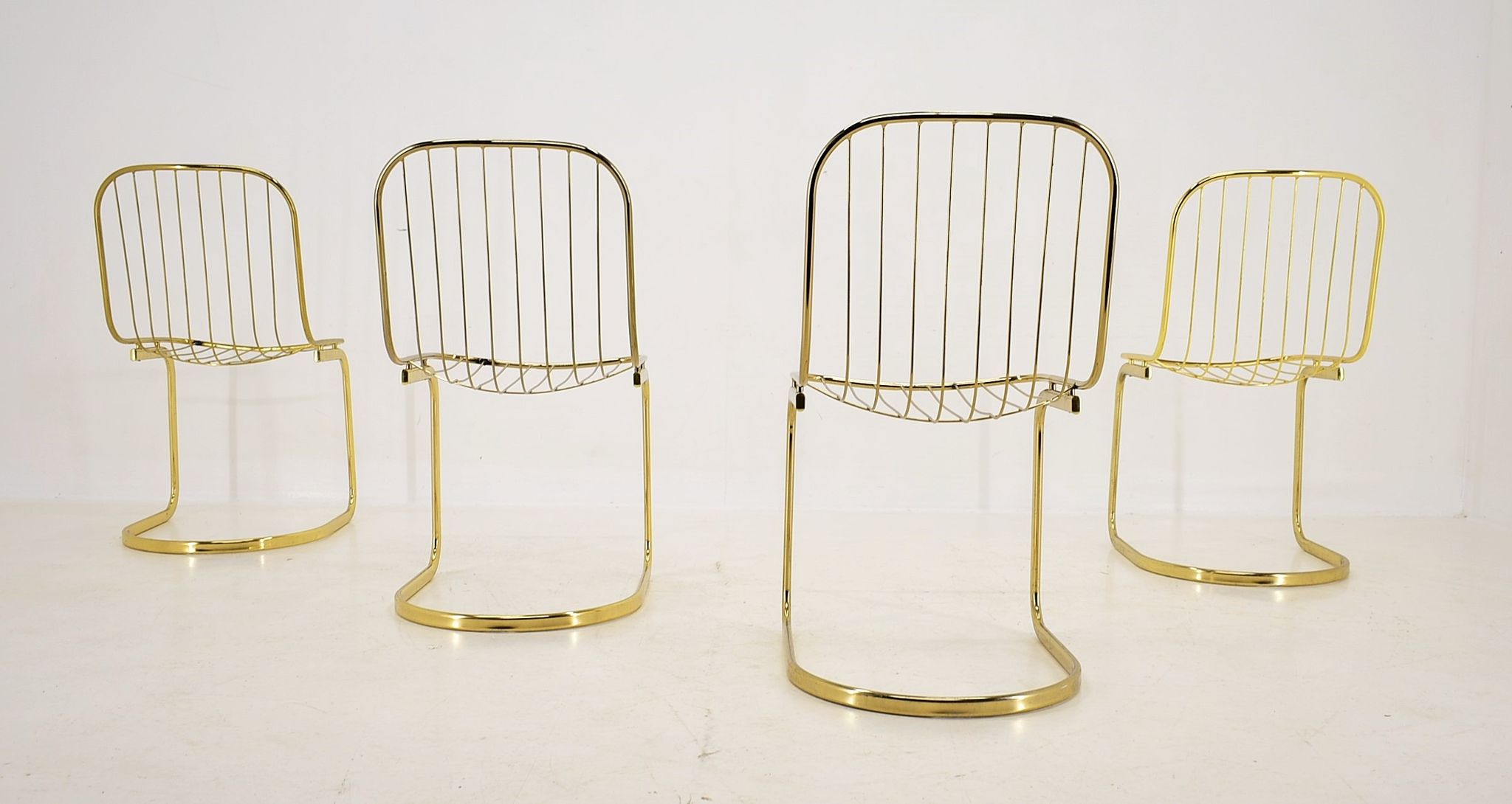 Lot de 4 chaises, Italie, années 1970