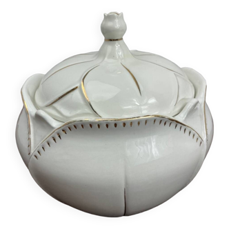 Porcelain soup tureen